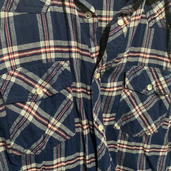Flannel button down shirt great condition - Picture 6 of 7